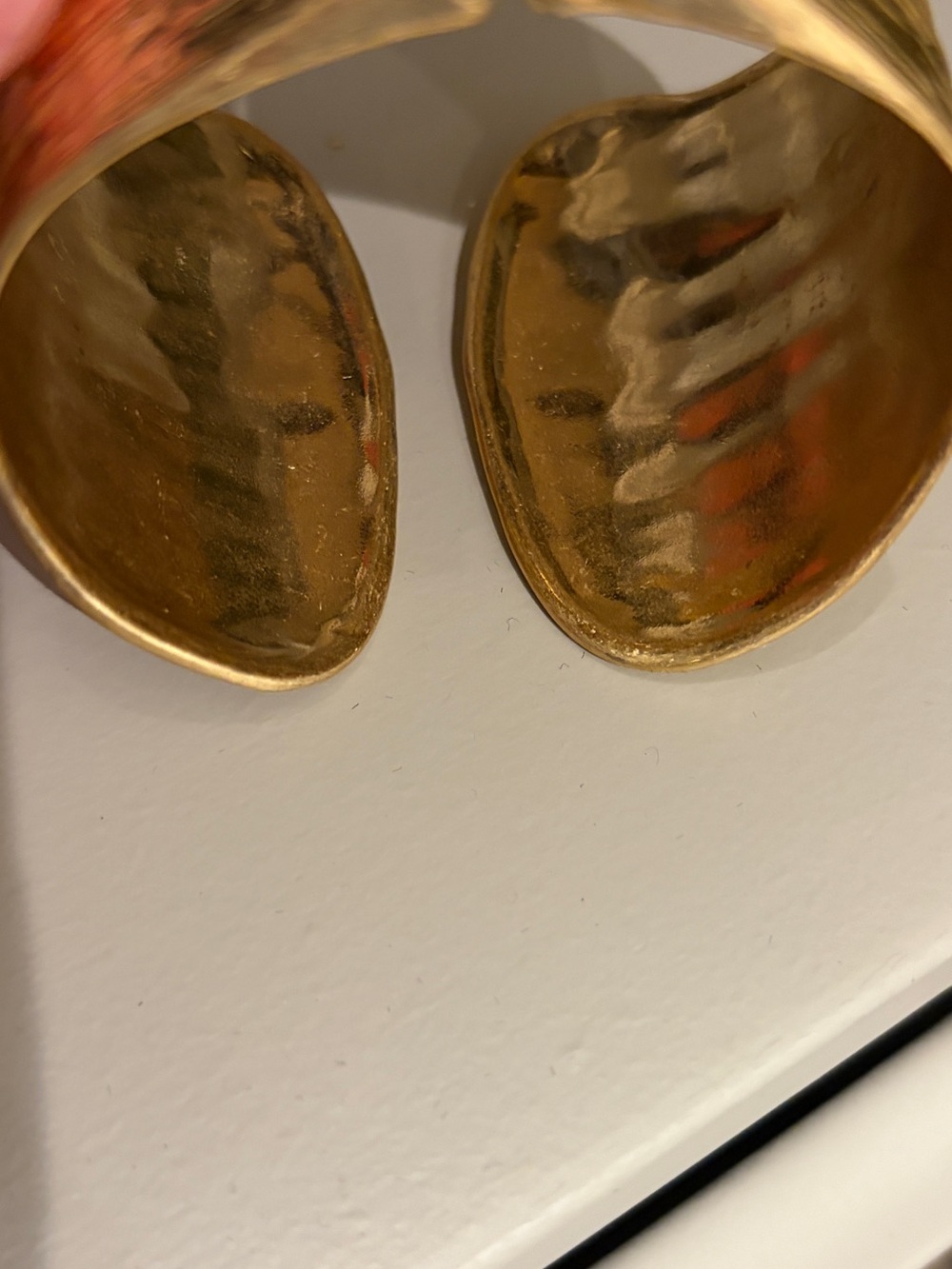 Zara gold leaf motif hinge bracelet - Picture 4 of 5